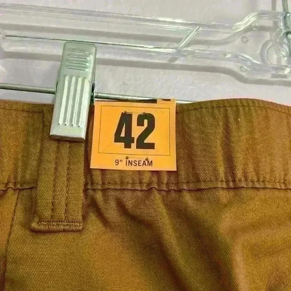 Carhartt Force Relaxed Fit‎ Twill 5 pocket work shorts. Size 42. 9 inch inseam. - Picture 4 of 9